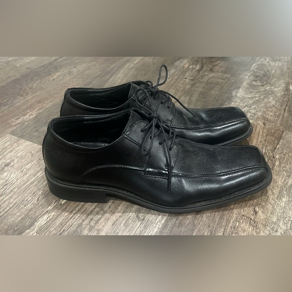 G.H. Bass & Co. Men\'s Classic Black Oxfords main image 6